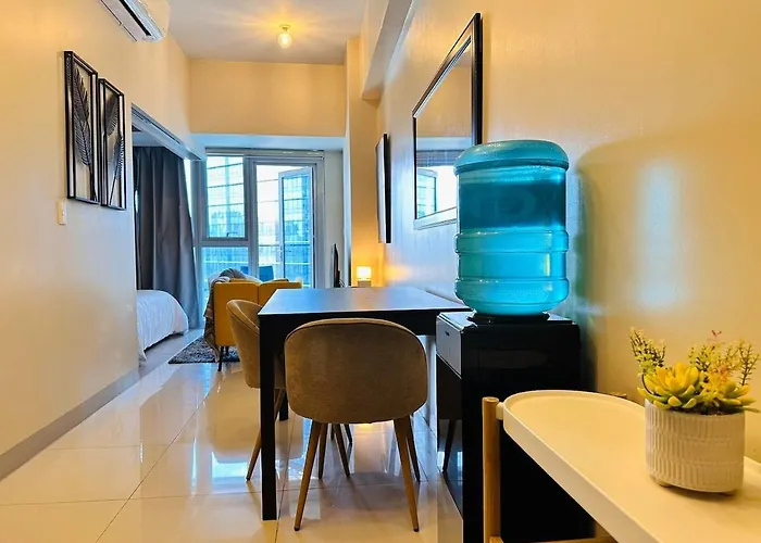 Chic Classy 1br Bgc Uptown Parksuites T2 W Balcony *