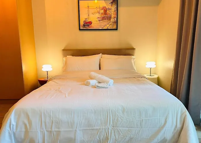 Chic Classy 1br Bgc Uptown Parksuites T2 W Balcony Manila