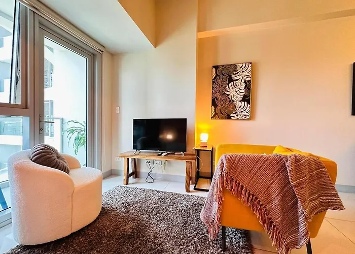 Chic Classy 1br Bgc Uptown Parksuites T2 W Balcony * Manila