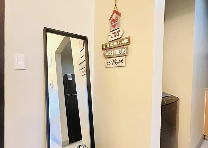 Chic Classy 1br Bgc Uptown Parksuites T2 W Balcony Apartamento Manila