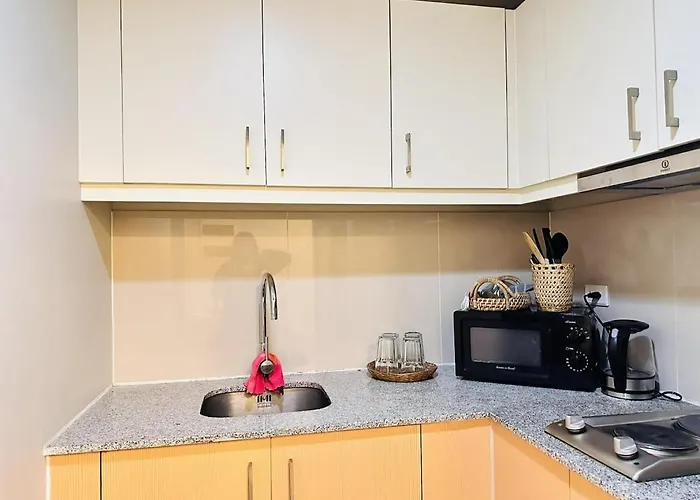 Chic Classy 1br Bgc Uptown Parksuites T2 W Balcony Apartamento Manila