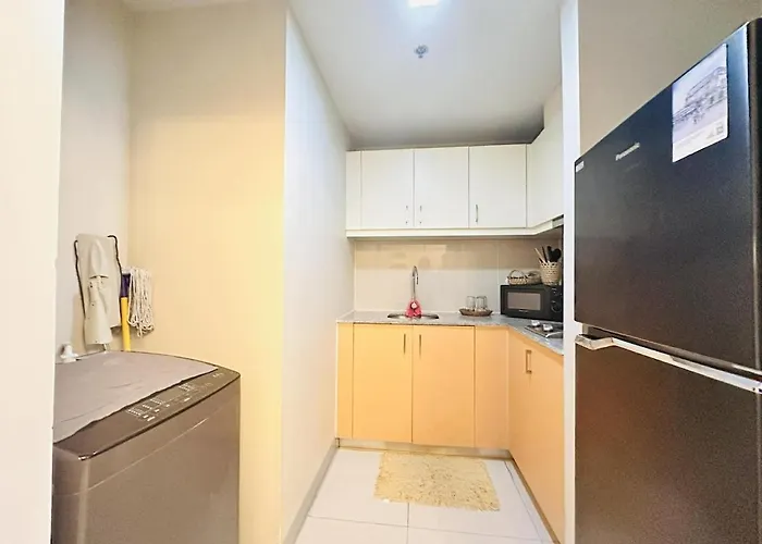 Chic Classy 1br Bgc Uptown Parksuites T2 W Balcony Apartamento