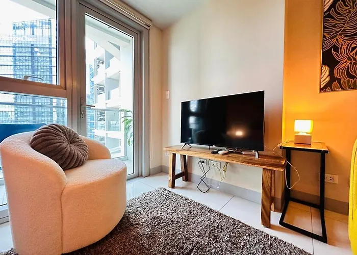 Chic Classy 1br Bgc Uptown Parksuites T2 W Balcony Apartamento